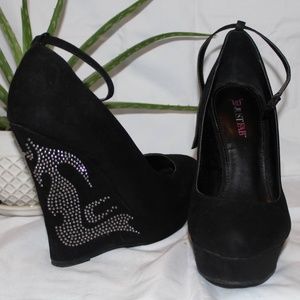 JustFab Bedazzled Wedge Size 9